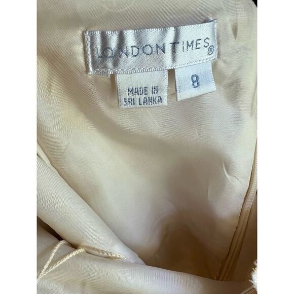 London Times  Ivory & Gold Shimmery Print Sleeveless Dress Ruffled Neckl… - Picture 6 of 14